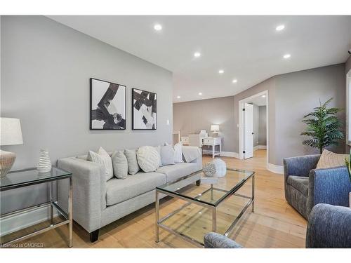 796 Highway 6 S, Haldimand County, ON - Indoor Photo Showing Living Room