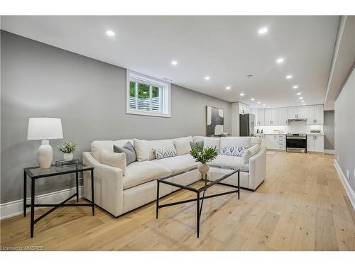 796 Highway 6 S, Haldimand County, ON - Indoor Photo Showing Living Room