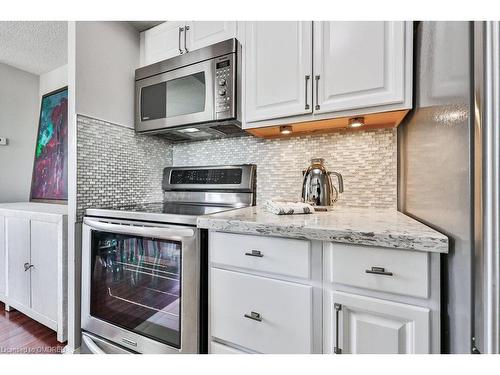 708-1 Hickory Tree Road, Toronto, ON - Indoor Photo Showing Kitchen With Upgraded Kitchen