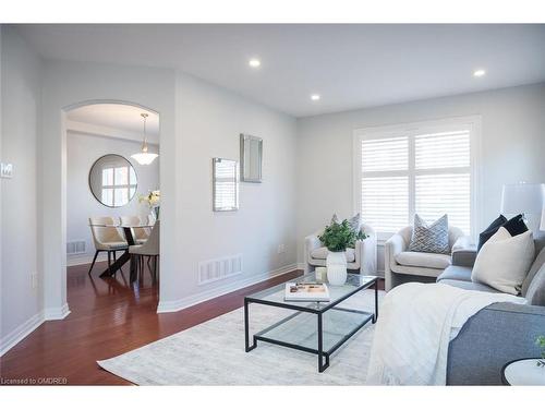 687 Irving Terrace, Milton, ON - Indoor Photo Showing Living Room