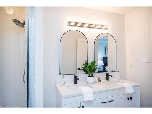 687 Irving Terrace, Milton, ON - Indoor Photo Showing Bathroom