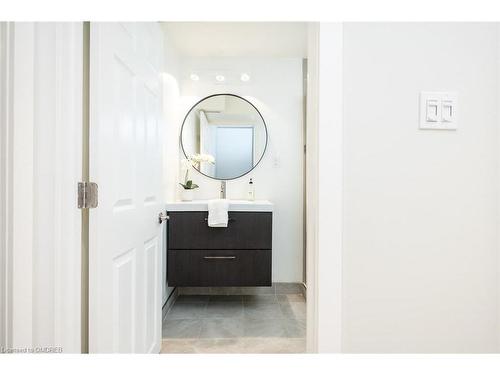 687 Irving Terrace, Milton, ON - Indoor Photo Showing Bathroom