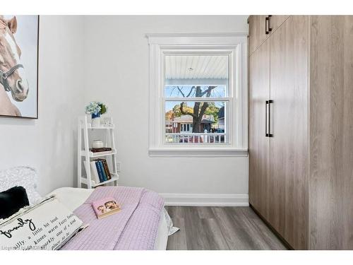 217 York Street, St. Catharines, ON - Indoor Photo Showing Bedroom