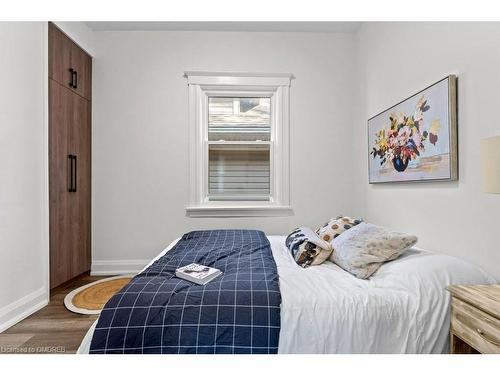 217 York Street, St. Catharines, ON - Indoor Photo Showing Bedroom