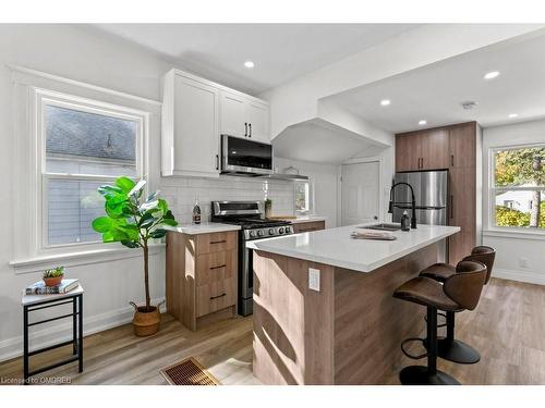 217 York Street, St. Catharines, ON - Indoor Photo Showing Kitchen With Upgraded Kitchen