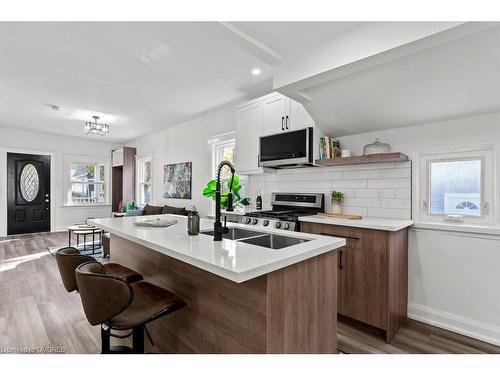 217 York Street, St. Catharines, ON - Indoor Photo Showing Kitchen With Double Sink