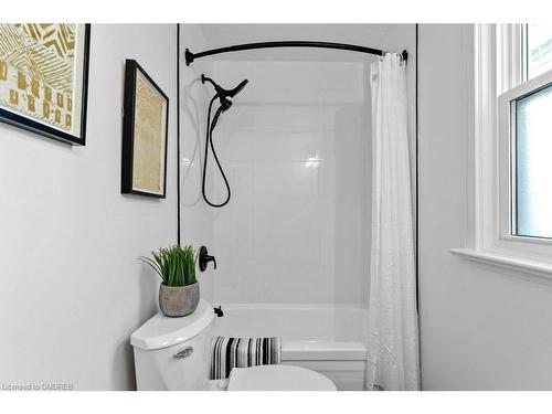 217 York Street, St. Catharines, ON - Indoor Photo Showing Bathroom