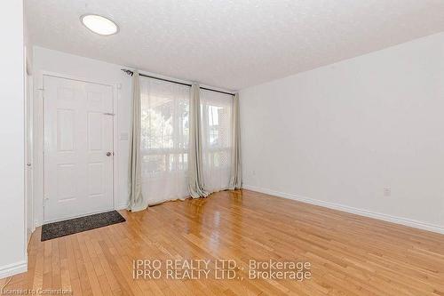 211 Leaside Drive, Welland, ON - Indoor Photo Showing Other Room