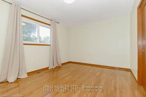 211 Leaside Drive, Welland, ON - Indoor Photo Showing Other Room