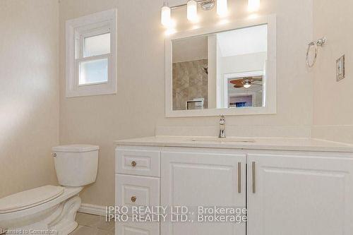 211 Leaside Drive, Welland, ON - Indoor Photo Showing Bathroom