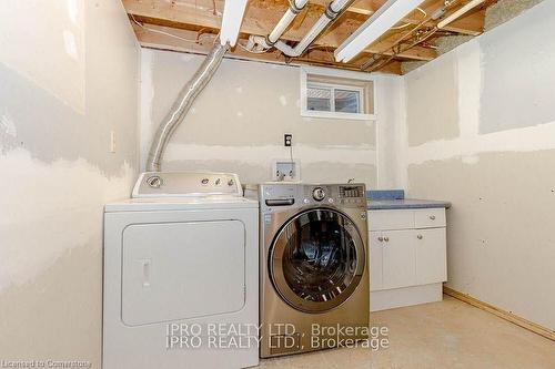 211 Leaside Drive, Welland, ON - Indoor Photo Showing Laundry Room