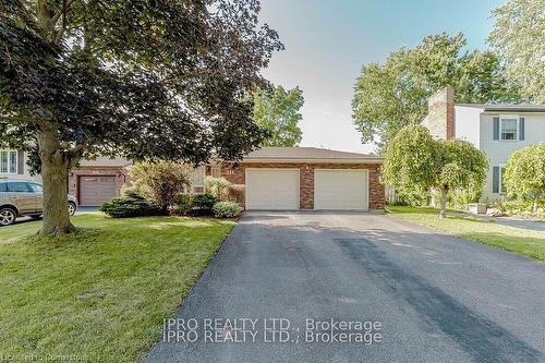 211 Leaside Drive, Welland, ON - Outdoor With Facade