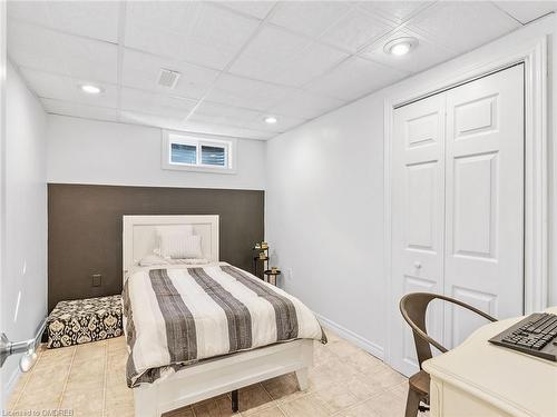 6 Tanglewood Terrace, Brantford, ON - Indoor Photo Showing Bedroom