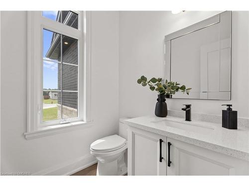 46 Charles Tilley Crescent, Clarington, ON - Indoor Photo Showing Bathroom