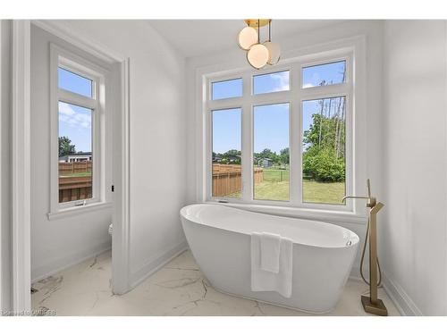 46 Charles Tilley Crescent, Clarington, ON - Indoor Photo Showing Bathroom