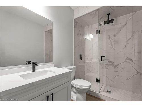 46 Charles Tilley Crescent, Clarington, ON - Indoor Photo Showing Bathroom