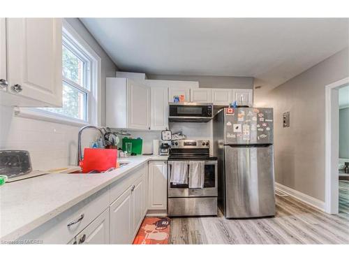 1-318 Dolph Street S, Cambridge, ON - Indoor Photo Showing Kitchen With Stainless Steel Kitchen