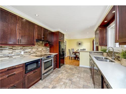 14360 Sixth Line, Halton Hills, ON - Indoor Photo Showing Kitchen With Double Sink With Upgraded Kitchen