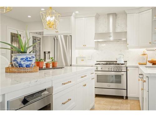 659 Deervalley Road, Ancaster, ON - Indoor Photo Showing Kitchen