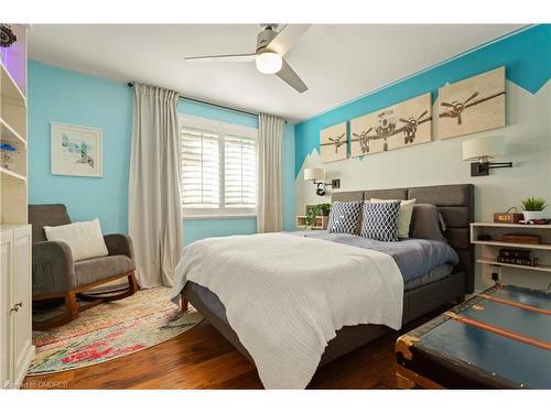 659 Deervalley Road, Ancaster, ON - Indoor Photo Showing Bedroom