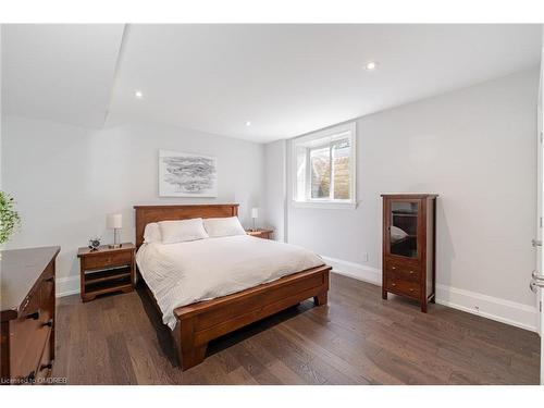 339 Morden Road, Oakville, ON - Indoor Photo Showing Bedroom