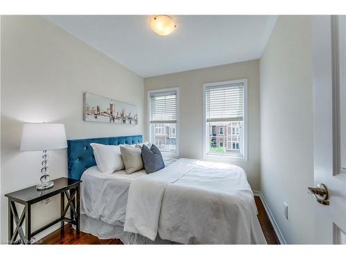 3059 Mistletoe Gardens, Oakville, ON - Indoor Photo Showing Bedroom