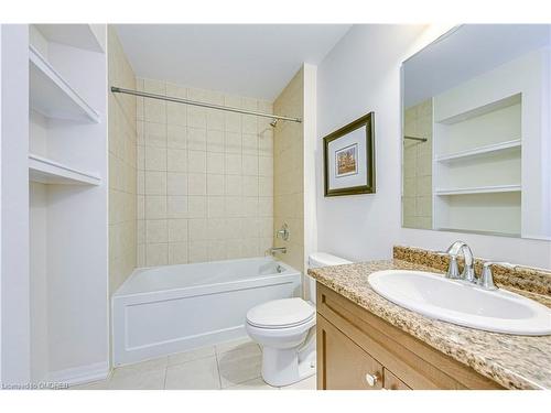 3059 Mistletoe Gardens, Oakville, ON - Indoor Photo Showing Bathroom