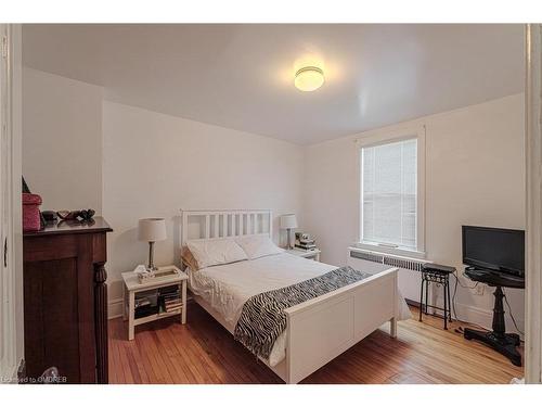 185 Park Street, Waterloo, ON - Indoor Photo Showing Bedroom