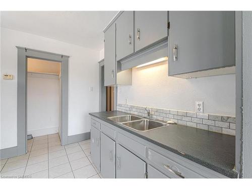 189 Park Street, Waterloo, ON - Indoor Photo Showing Kitchen With Double Sink