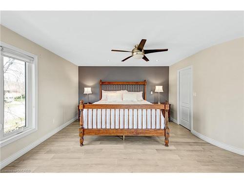 11 Rayne Avenue, Oakville, ON - Indoor Photo Showing Bedroom