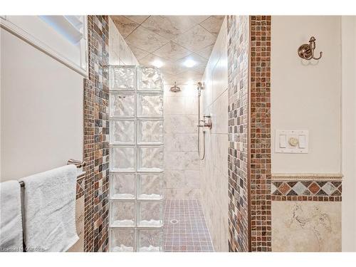 11 Rayne Avenue, Oakville, ON - Indoor Photo Showing Bathroom