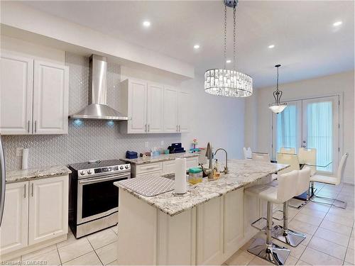 39 Trail Rider Drive, Brampton, ON - Indoor Photo Showing Kitchen With Upgraded Kitchen