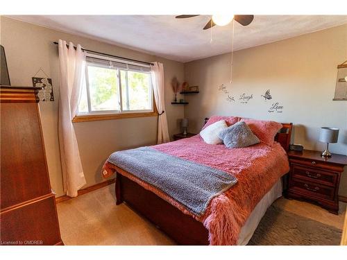 52 Westchester Way, Brantford, ON - Indoor Photo Showing Bedroom