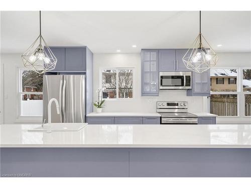 192 Waldoncroft Crescent, Burlington, ON - Indoor Photo Showing Kitchen