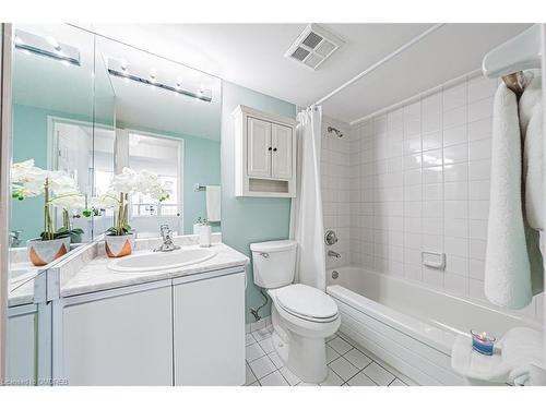 908-330 Rathburn Road W, Mississauga, ON - Indoor Photo Showing Bathroom