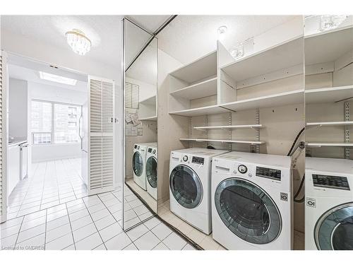 908-330 Rathburn Road W, Mississauga, ON - Indoor Photo Showing Laundry Room