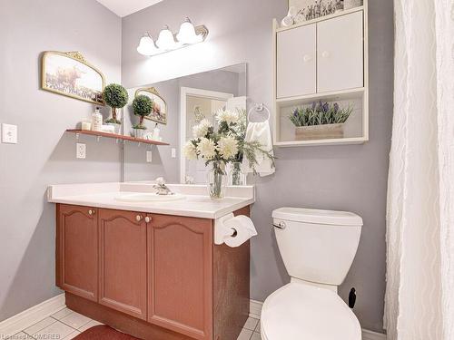 36 Kildonan Crescent, Waterdown, ON - Indoor Photo Showing Bathroom