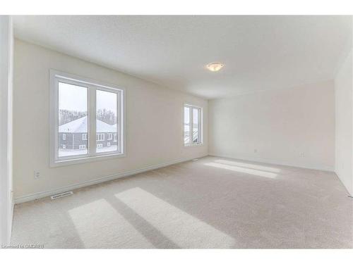 15 Simona Avenue, Wasaga Beach, ON - Indoor Photo Showing Other Room