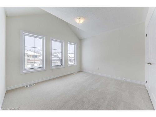 15 Simona Avenue, Wasaga Beach, ON - Indoor Photo Showing Other Room