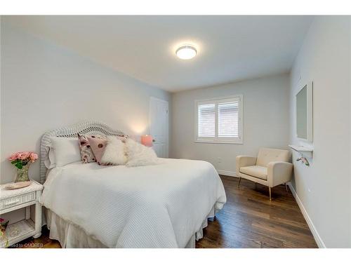 1436 Gulledge Trail, Oakville, ON - Indoor Photo Showing Bedroom