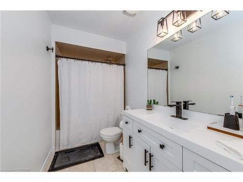 1436 Gulledge Trail, Oakville, ON - Indoor Photo Showing Bathroom