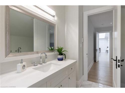 128 Balsam Drive, Oakville, ON - Indoor Photo Showing Bathroom