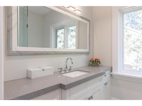 128 Balsam Drive, Oakville, ON - Indoor Photo Showing Bathroom