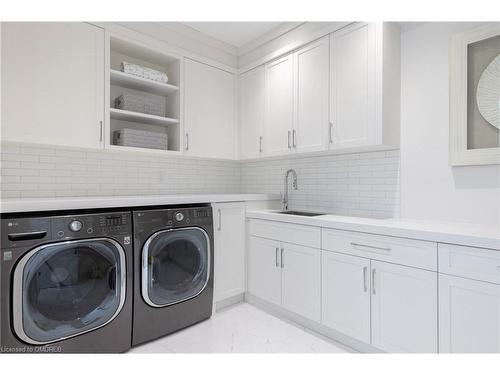 128 Balsam Drive, Oakville, ON - Indoor Photo Showing Laundry Room