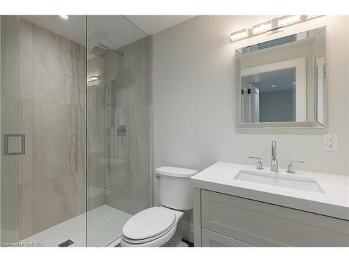 128 Balsam Drive, Oakville, ON - Indoor Photo Showing Bathroom