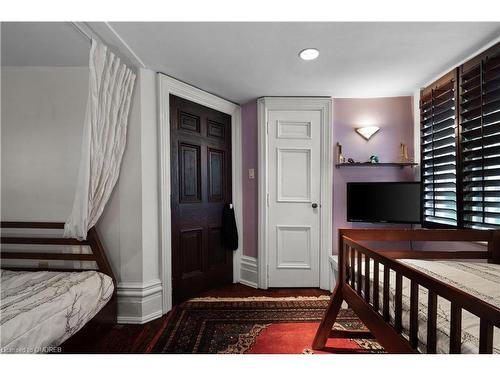 2625 Hammond Road, Mississauga, ON - Indoor Photo Showing Bedroom