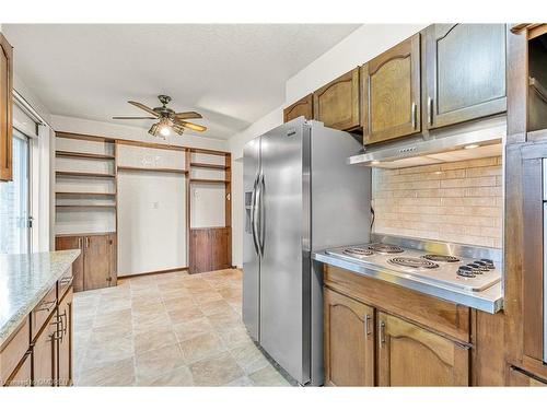 299 Bartley Bull Parkway, Brampton, ON - Indoor Photo Showing Kitchen