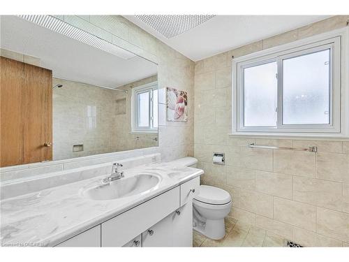 299 Bartley Bull Parkway, Brampton, ON - Indoor Photo Showing Bathroom