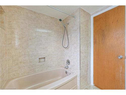 299 Bartley Bull Parkway, Brampton, ON - Indoor Photo Showing Bathroom