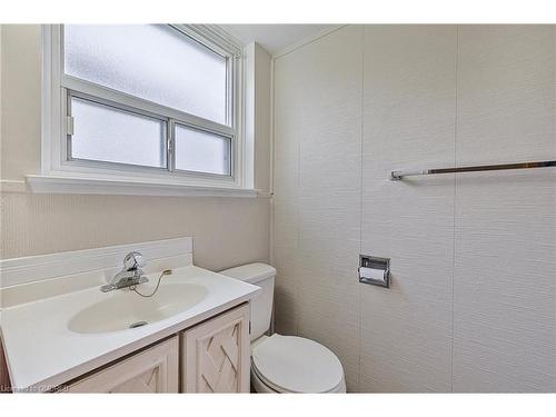 299 Bartley Bull Parkway, Brampton, ON - Indoor Photo Showing Bathroom